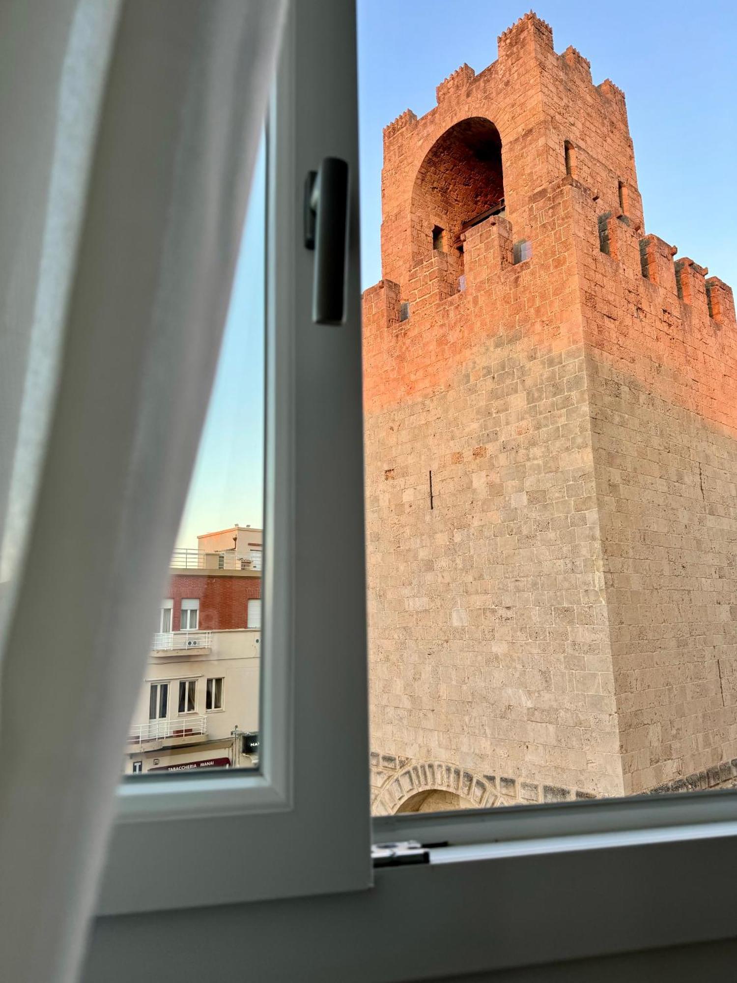 Feel Boutique Rooms Oristano Exterior photo
