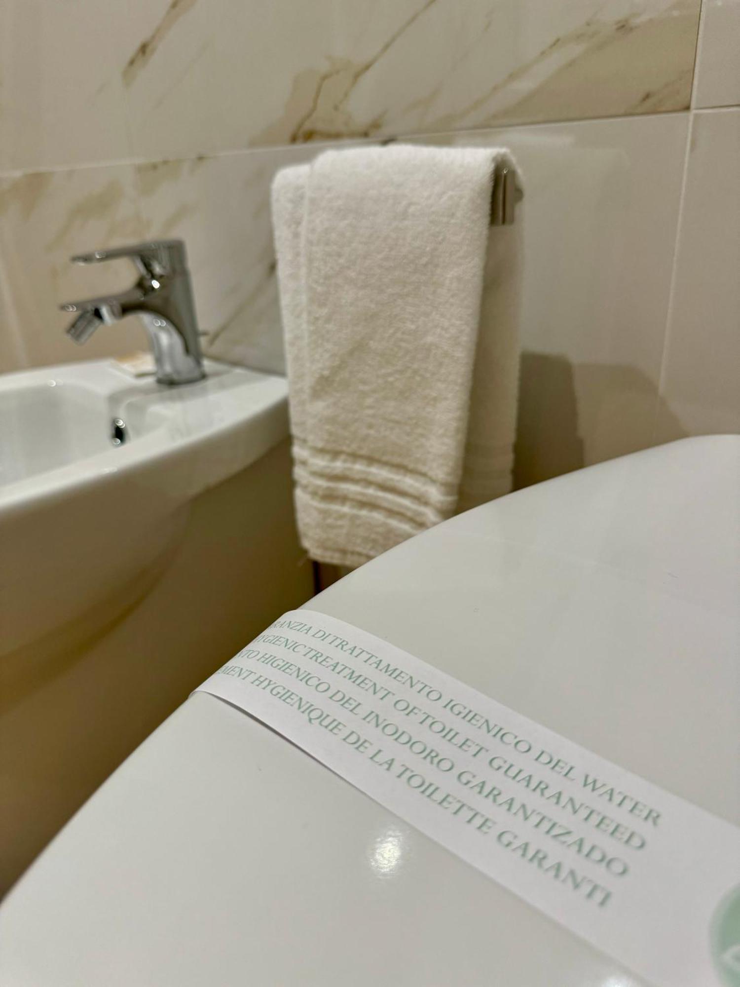 Feel Boutique Rooms Oristano Exterior photo
