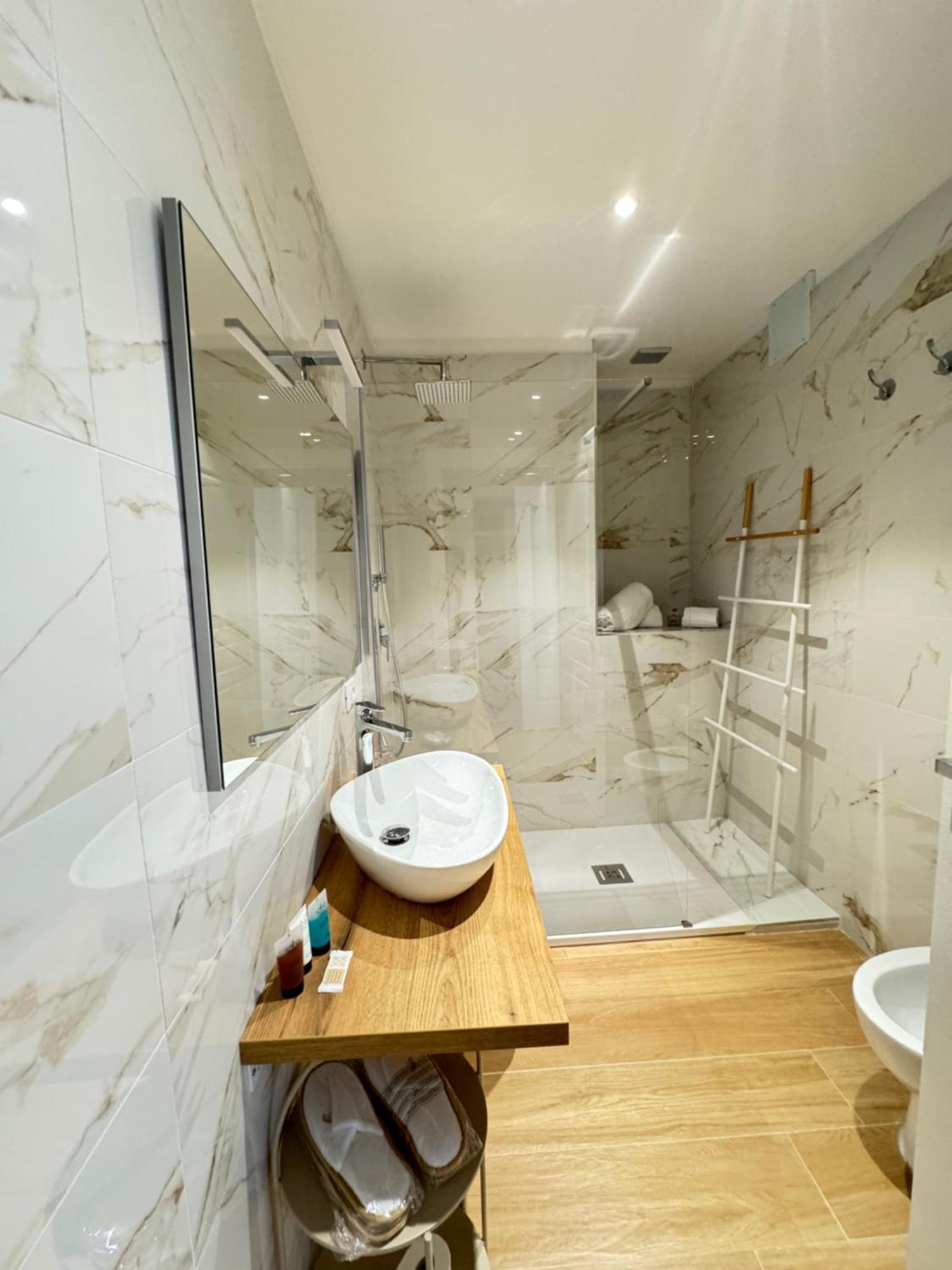 Feel Boutique Rooms Oristano Exterior photo