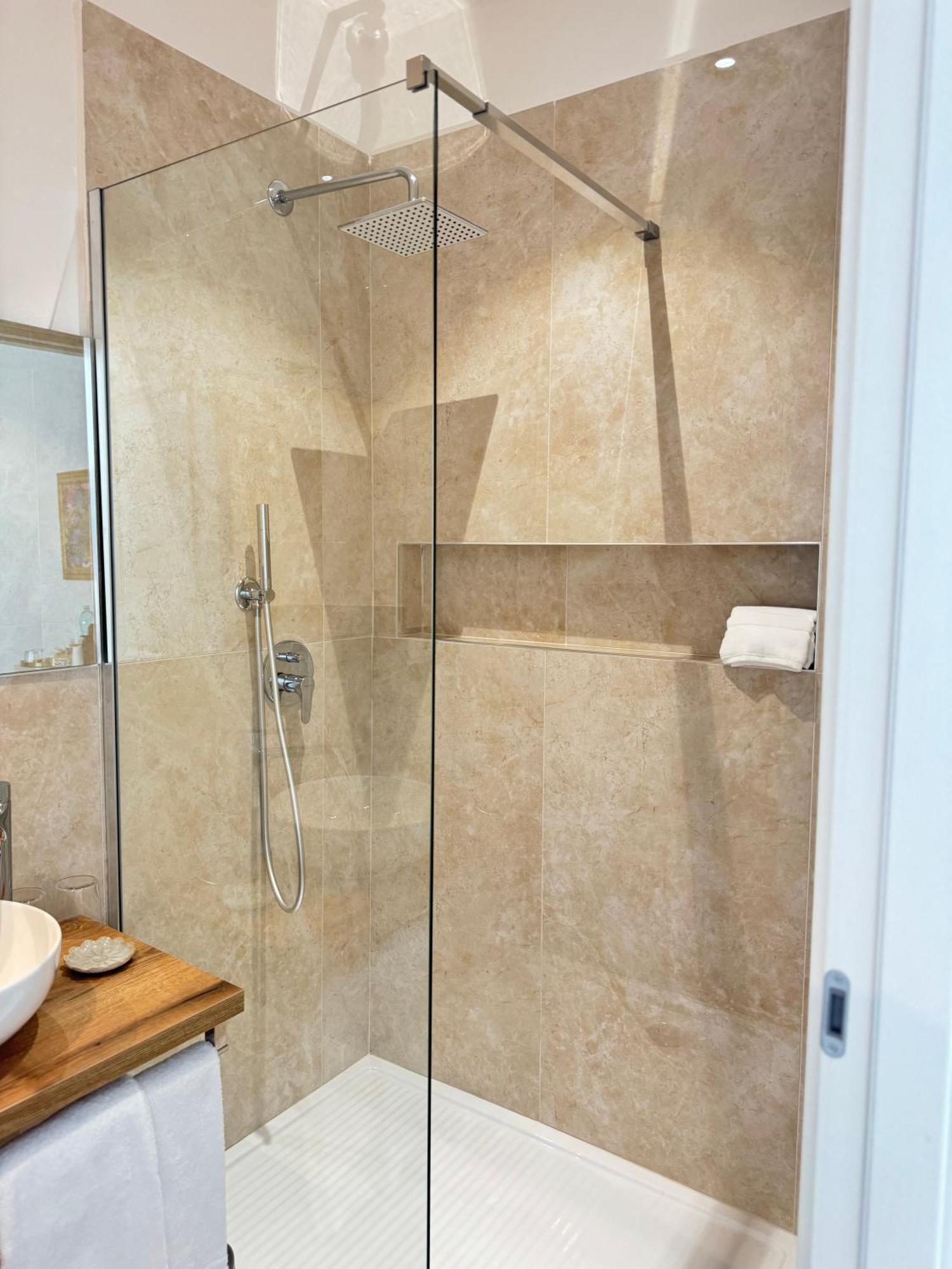 Feel Boutique Rooms Oristano Exterior photo