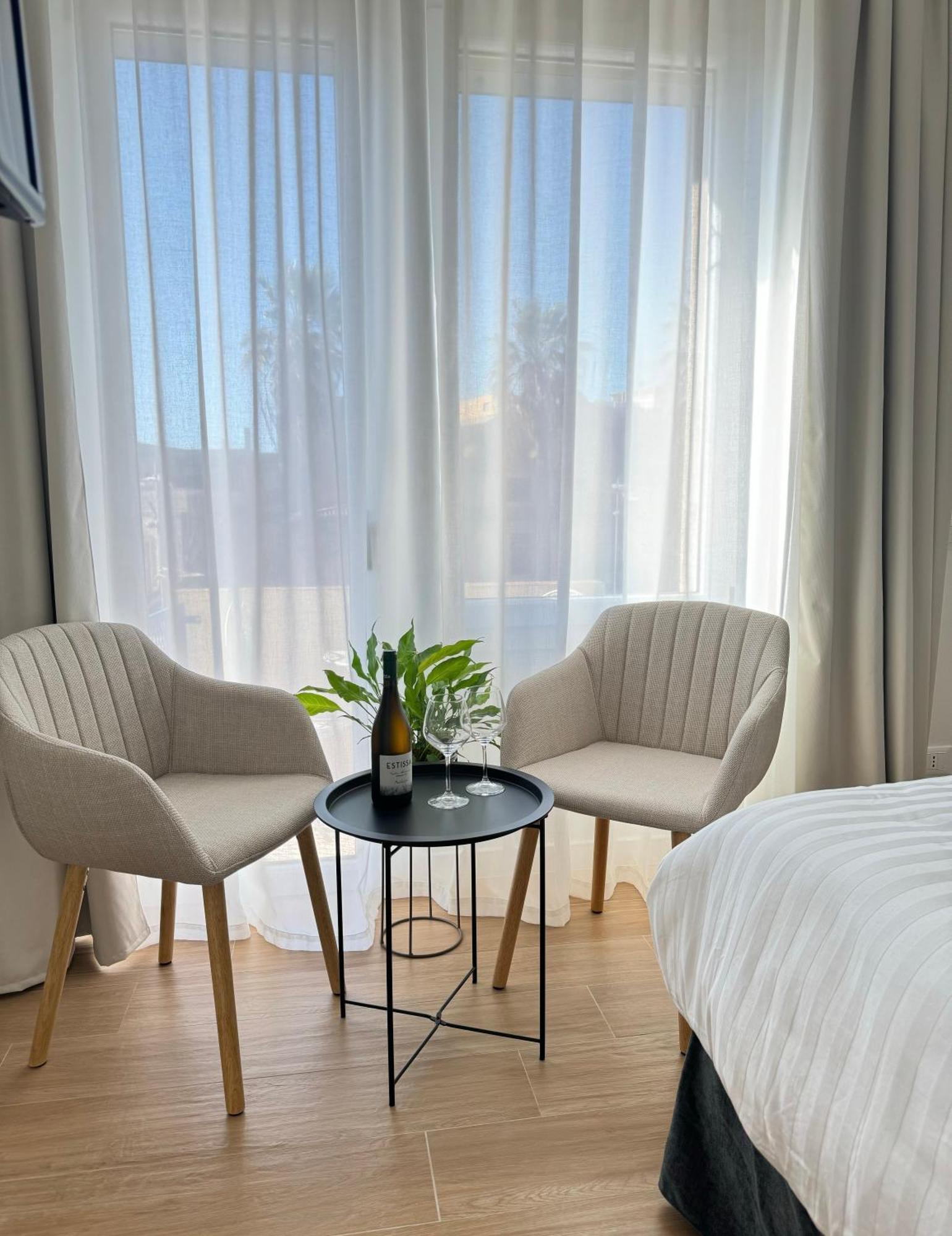 Feel Boutique Rooms Oristano Exterior photo