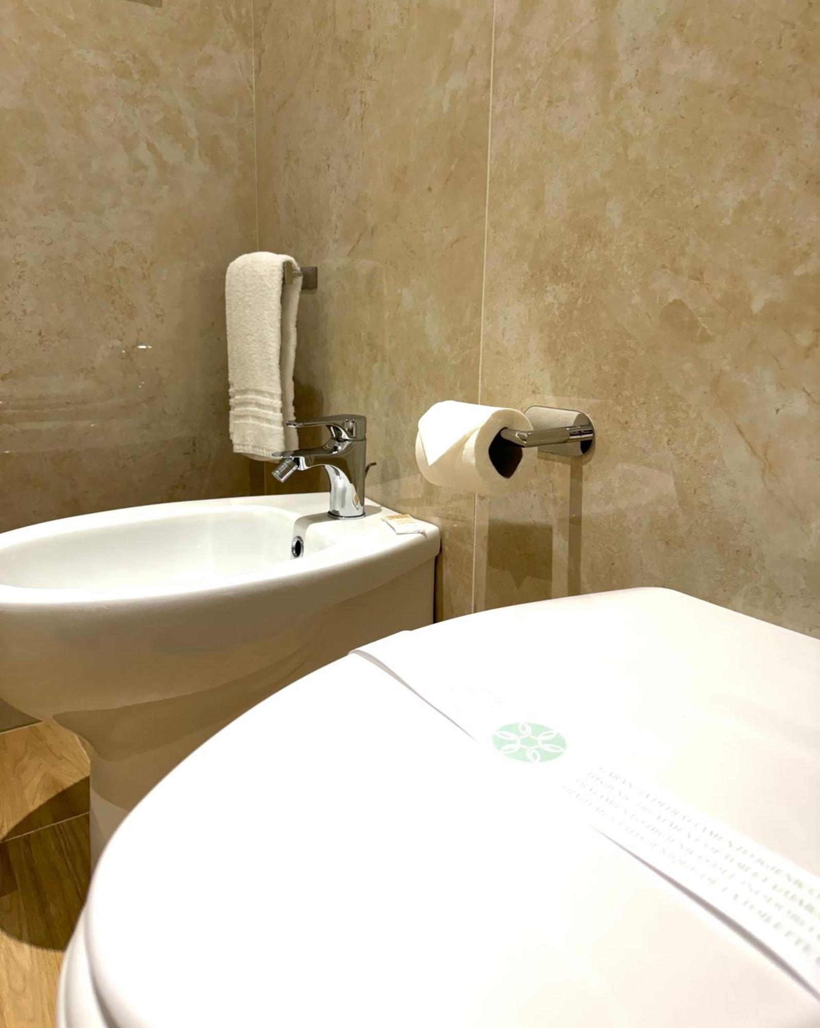 Feel Boutique Rooms Oristano Exterior photo