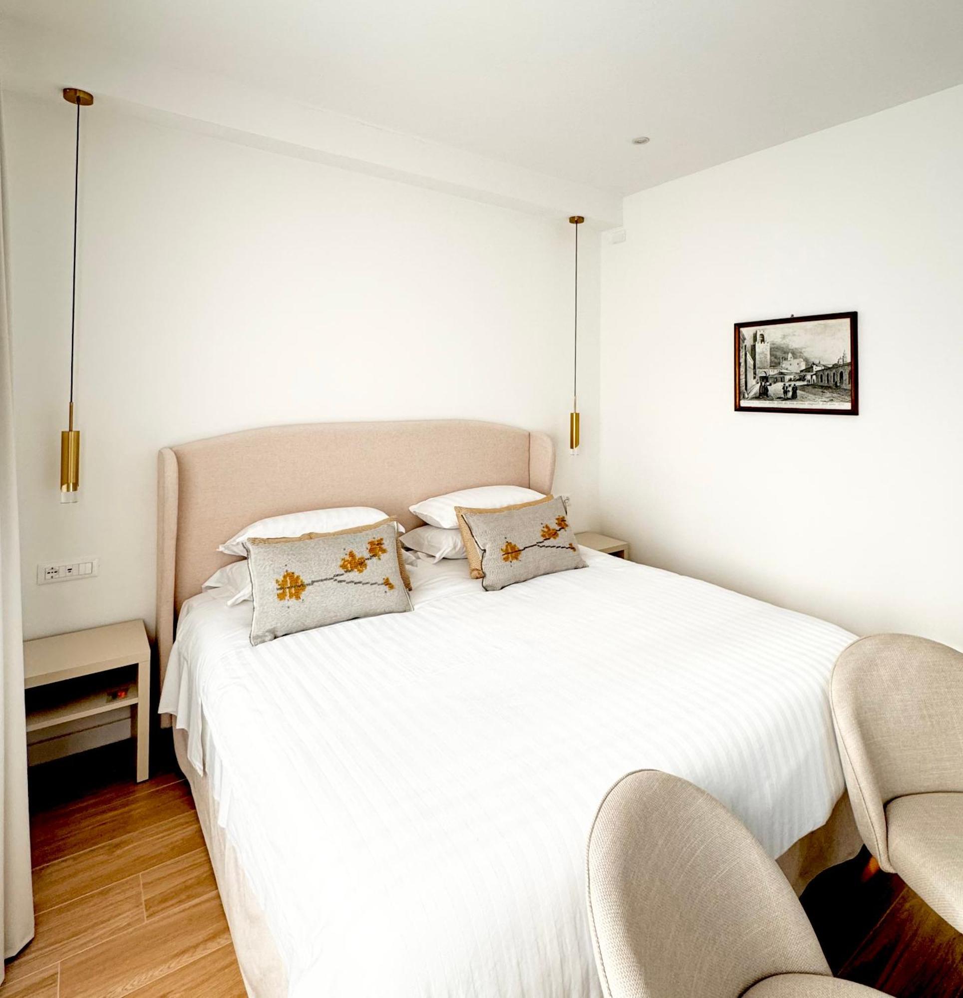 Feel Boutique Rooms Oristano Exterior photo